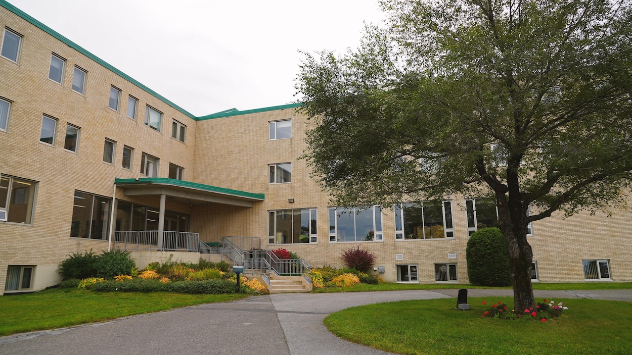 Les Filles de Jésus vendent leur couvent de Rimouski