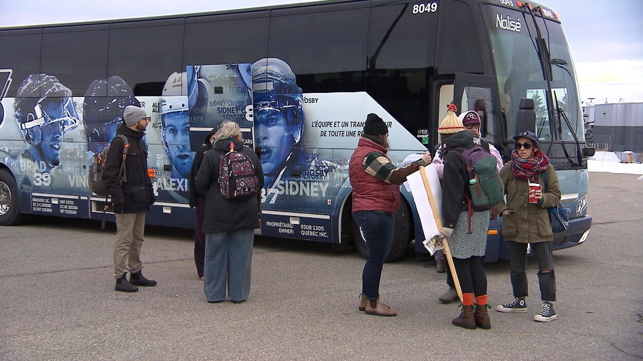 200 travailleurs communautaires d'ici manifestent à Québec