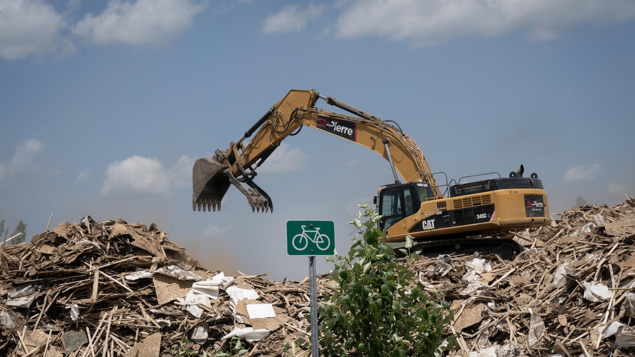 Le CN procède à d’importants travaux de réparation après le déraillement à Repentigny