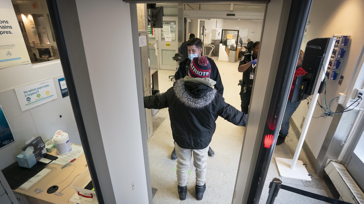 Les détecteurs de métaux aux urgences sont « un bon début », disent les syndicats