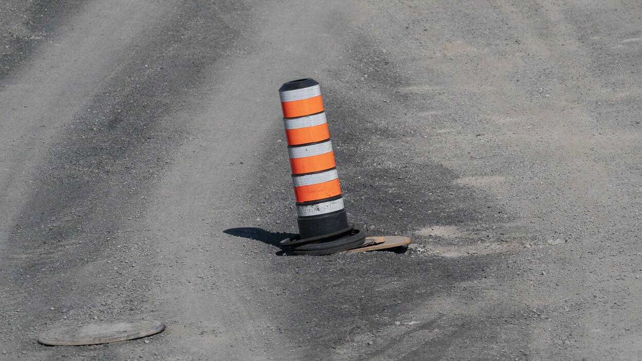 Un affaissement de la route sous surveillance à Nicolet