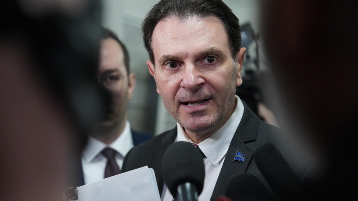 Bonnardel invité à partir par les trois partis d’opposition
