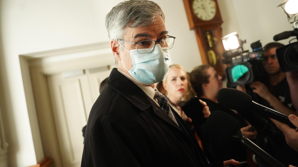 Éric Caire démissionne