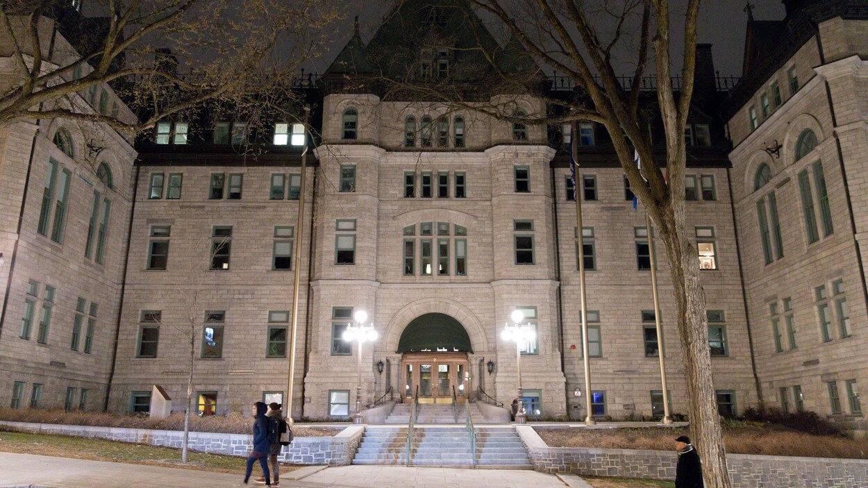 L'hôtel de Ville de Québec, la nuit