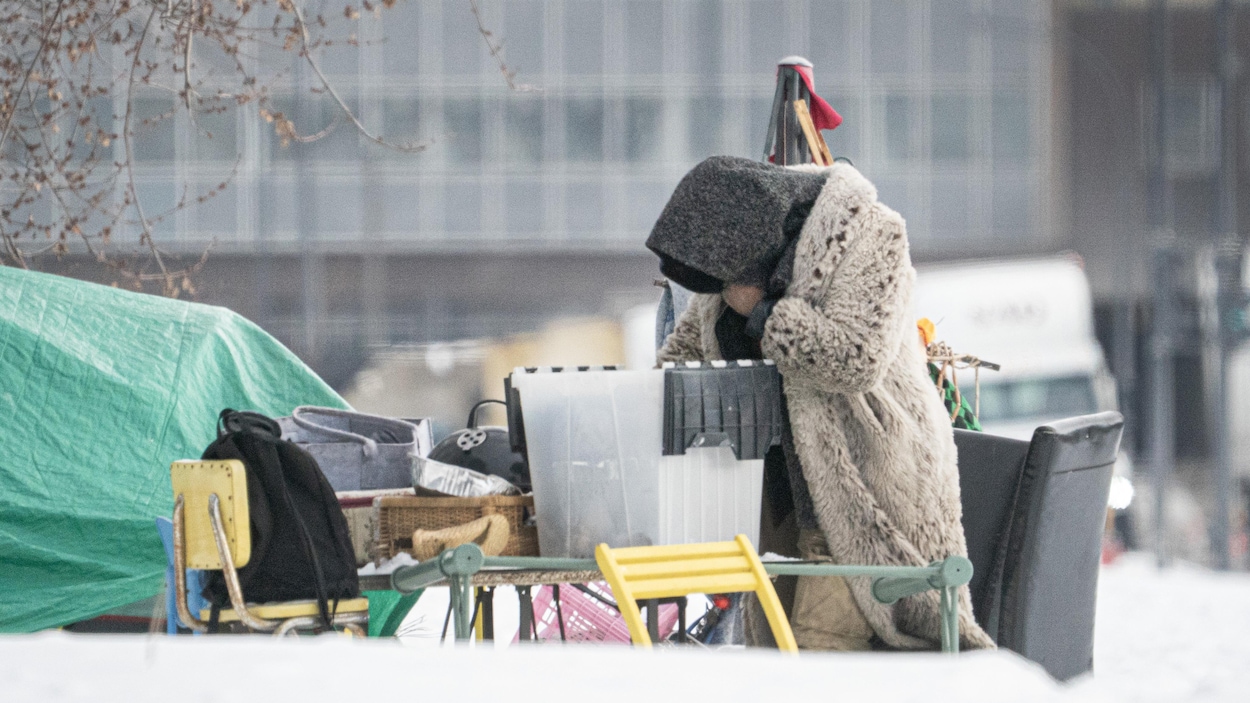 Montréal et Longueuil harmonisent leurs approches face aux campements itinérants