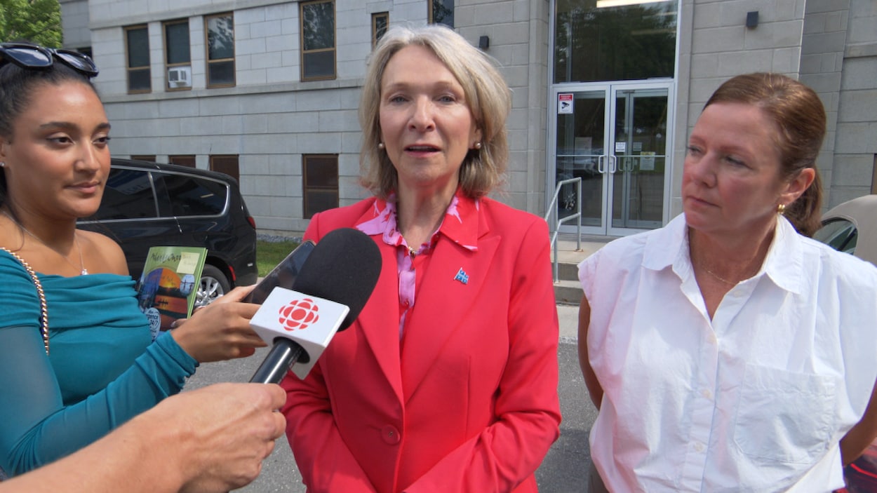 La ministre Sonia Bélanger en visite à Pohénégamook