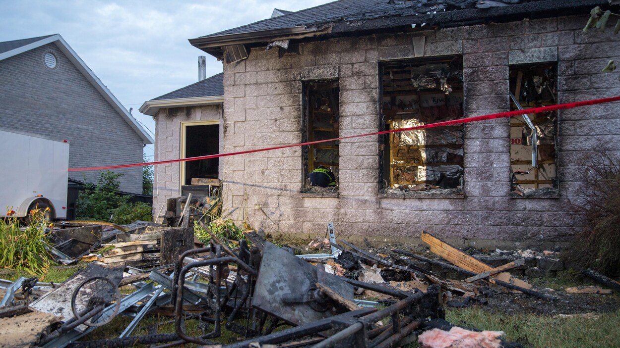 Un Violent Incendie Ravage Une Residence De Val Belair Radio