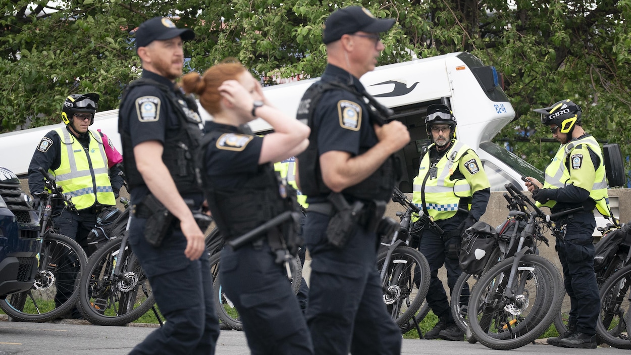 Allégations de racisme : manifestation devant le poste 39 de Montréal-Nord
