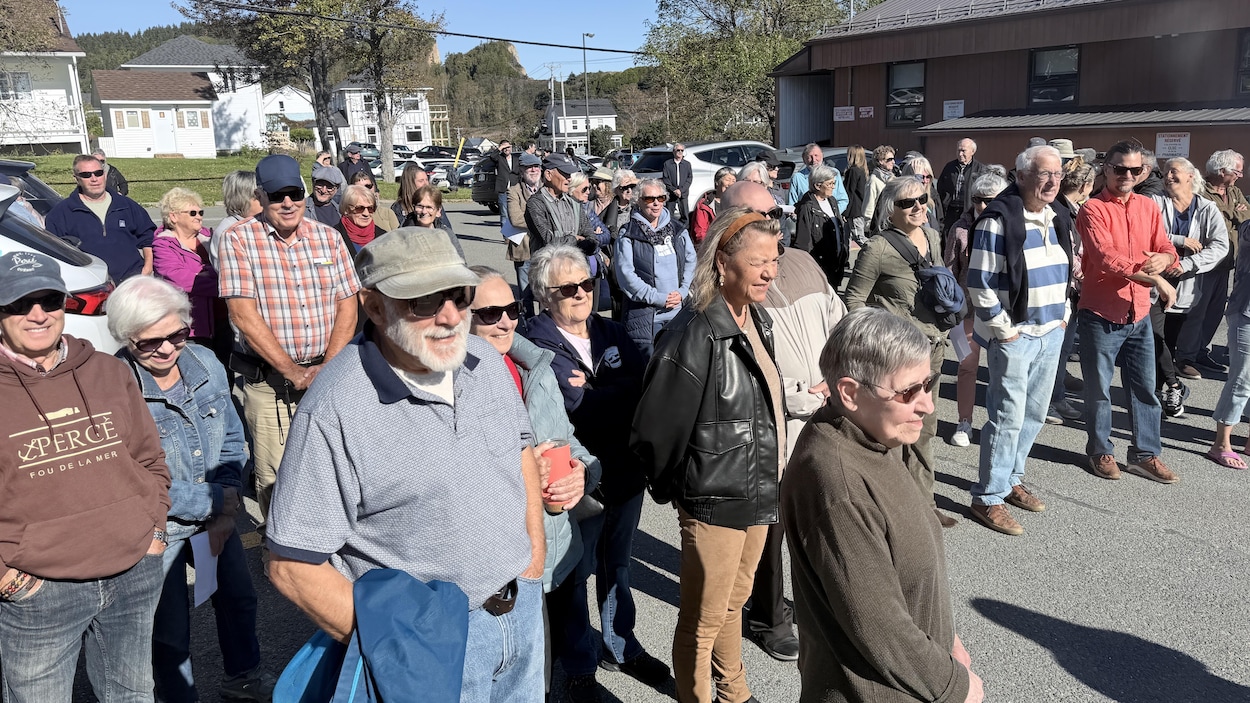 Des citoyens de Percé réclament plus de services en santé