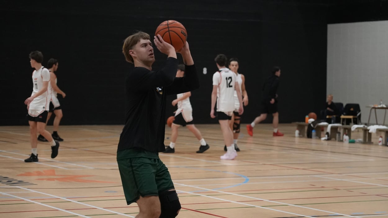 Les Pionniers se mesurent à une équipe états-unienne au basketball