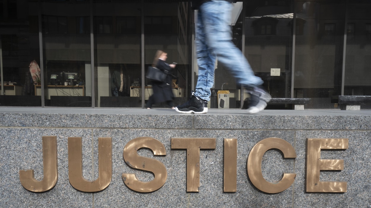 Québec annonce de l’aide pour les citoyens sans avocat