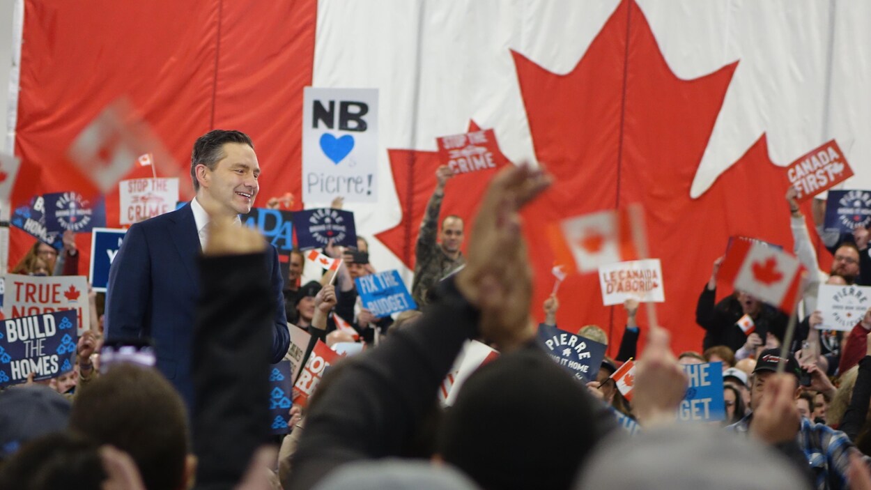 Carney à Winnipeg, Poilievre poursuit sa tournée de l’Atlantique