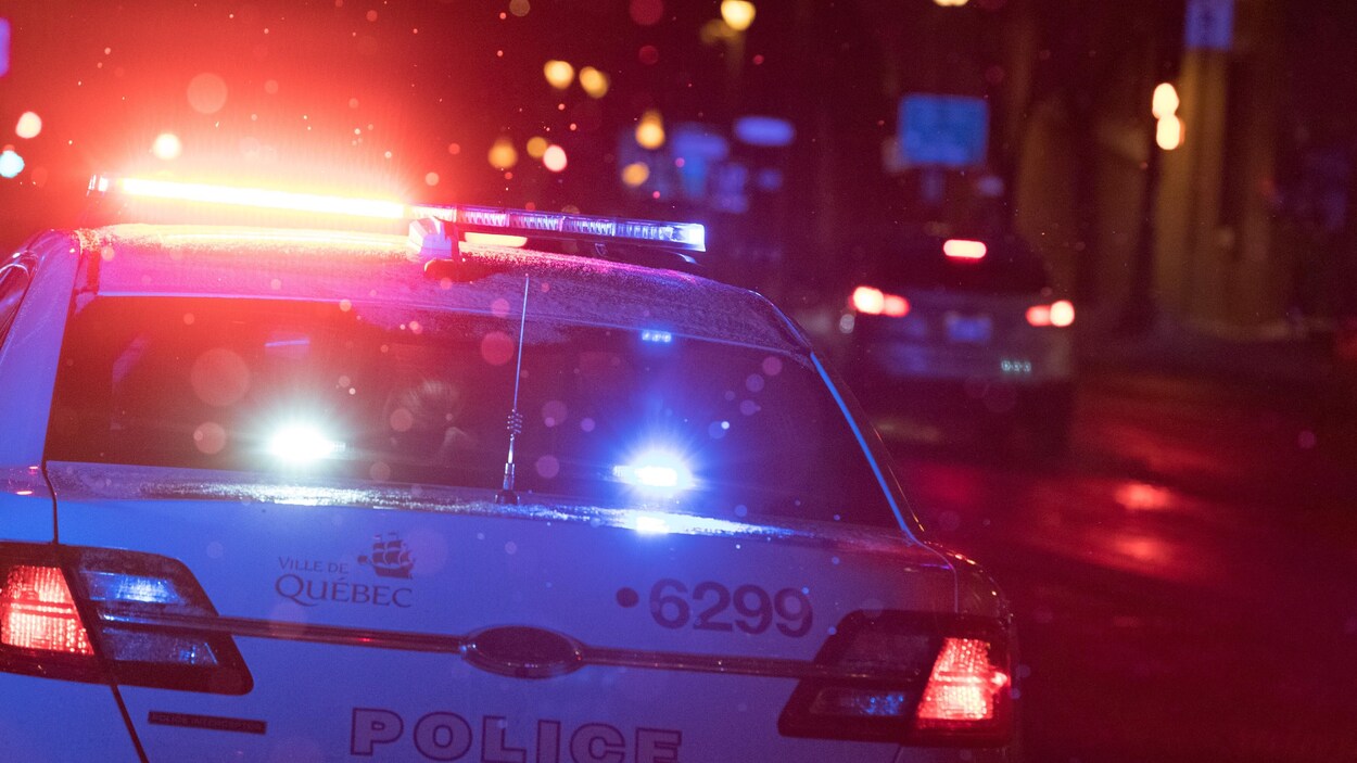 Une voiture de police du SPVQ.
