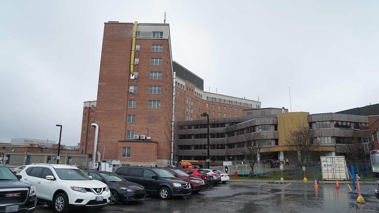 Le stationnement de l'Hôpital de Hull.
