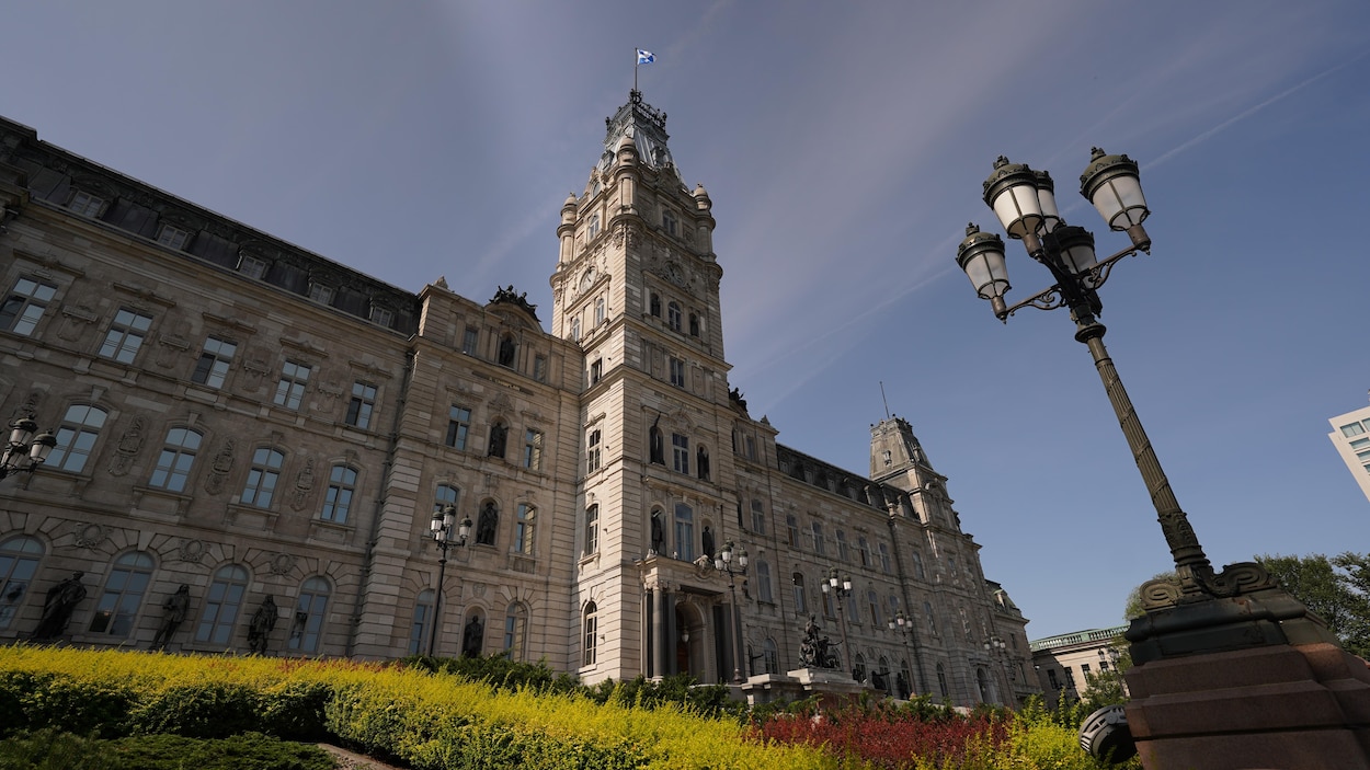 Tarifs douaniers : Québec va réserver certains appels d’offres pour les entreprises d’ici