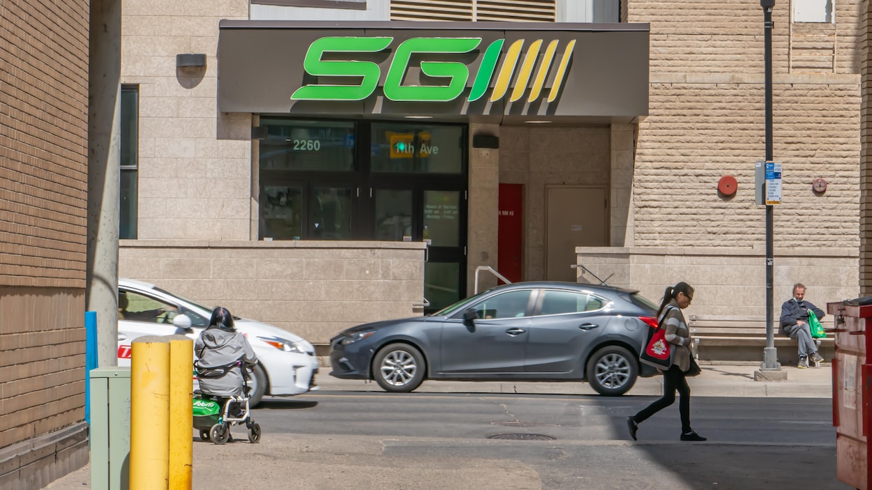 La Saskatchewan va de l’avant avec 2 hausses de tarifs de 3,75 % pour la SGI