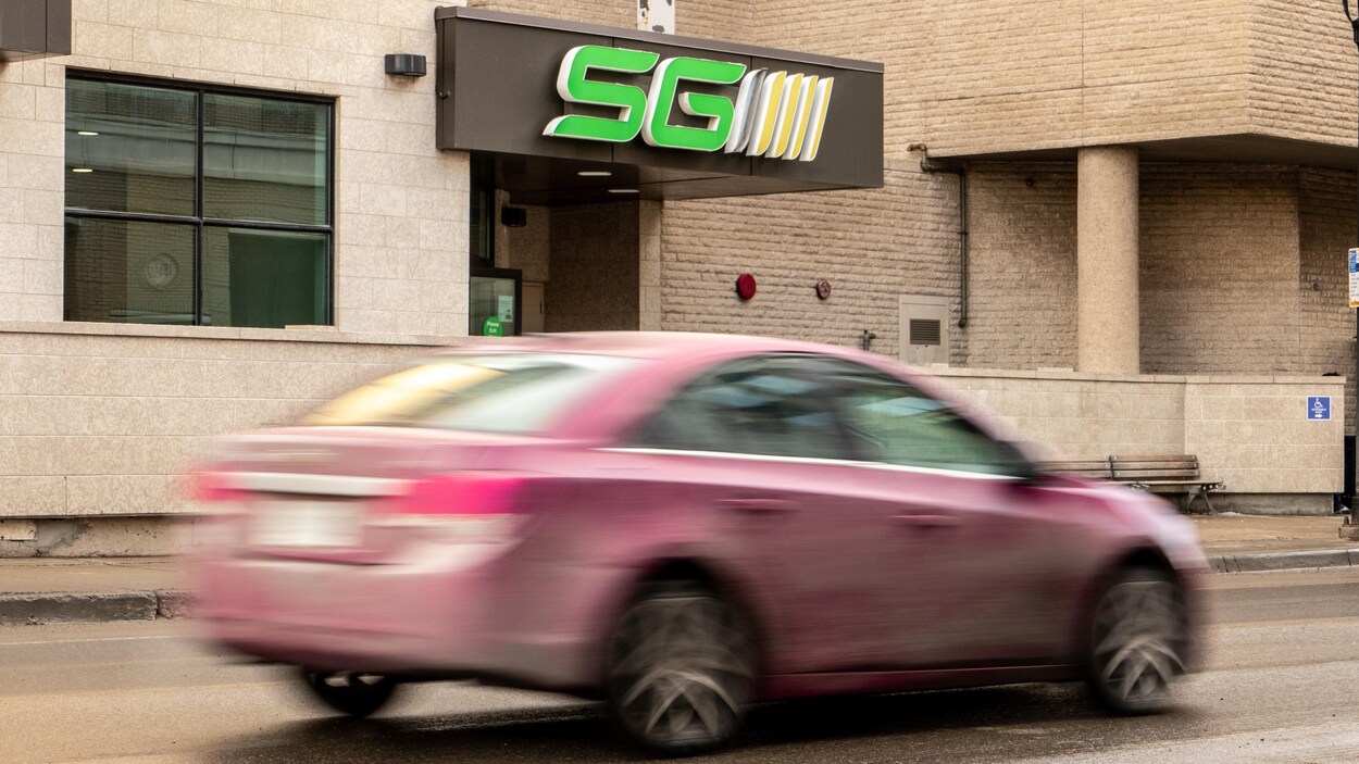 La SGI offrira des rabais de 100 $ aux propriétaires de voiture | Radio ...