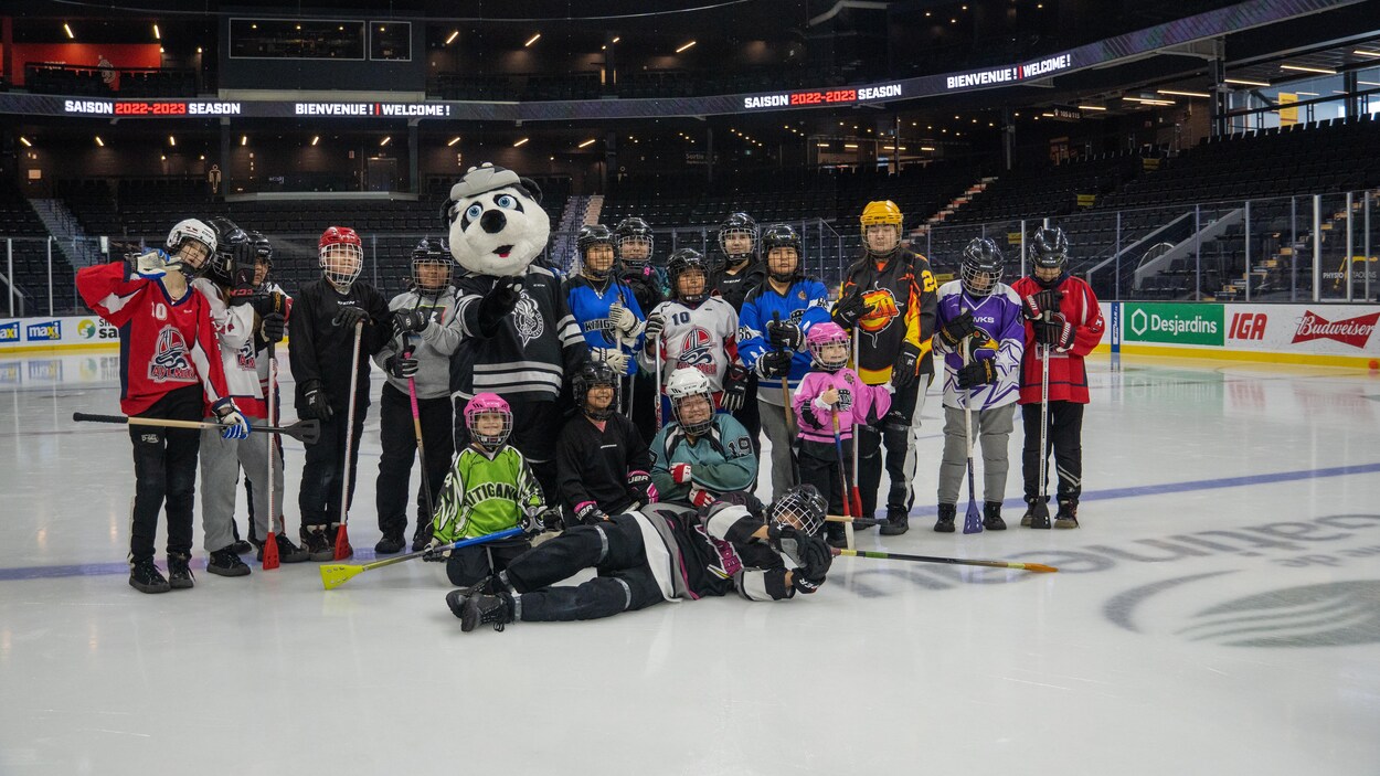 Un camp de hockey pour jeunes Autochtones anime le Centre Slush Puppie
