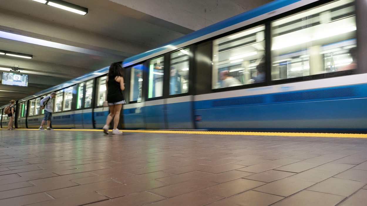 Le flânage interdit à nouveau dans le métro de Montréal