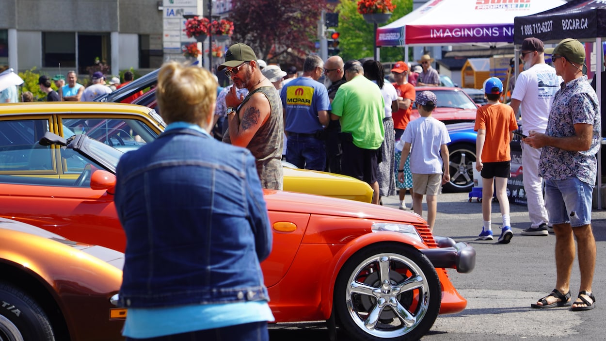 Le Week-end des anciennes rassemble 200 voitures et leurs histoires à Rimouski