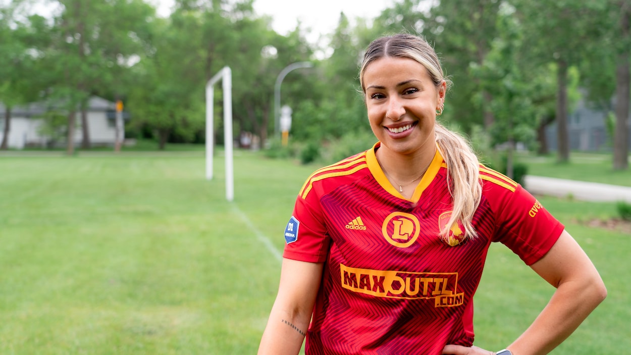 Fière d’avoir vécu son rêve au soccer, Yasmine Hall se tourne vers la médecine
