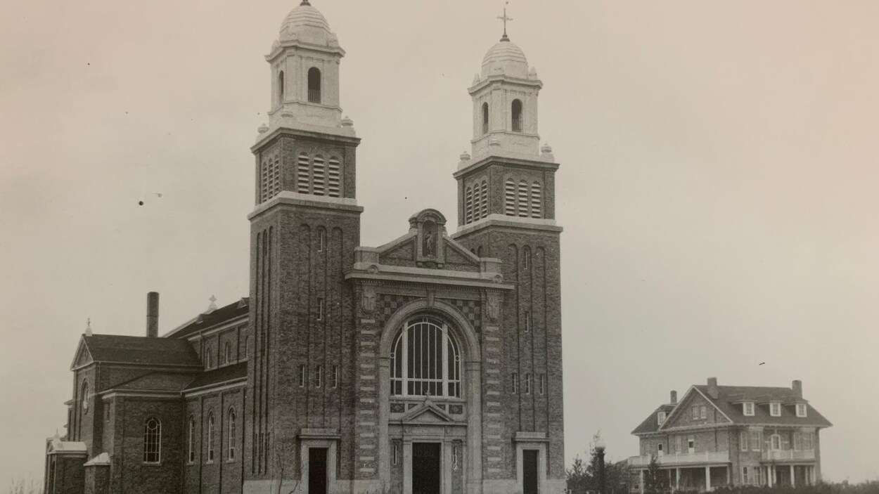 Que les célébrations du centenaire de la cocathédrale de Gravelbourg