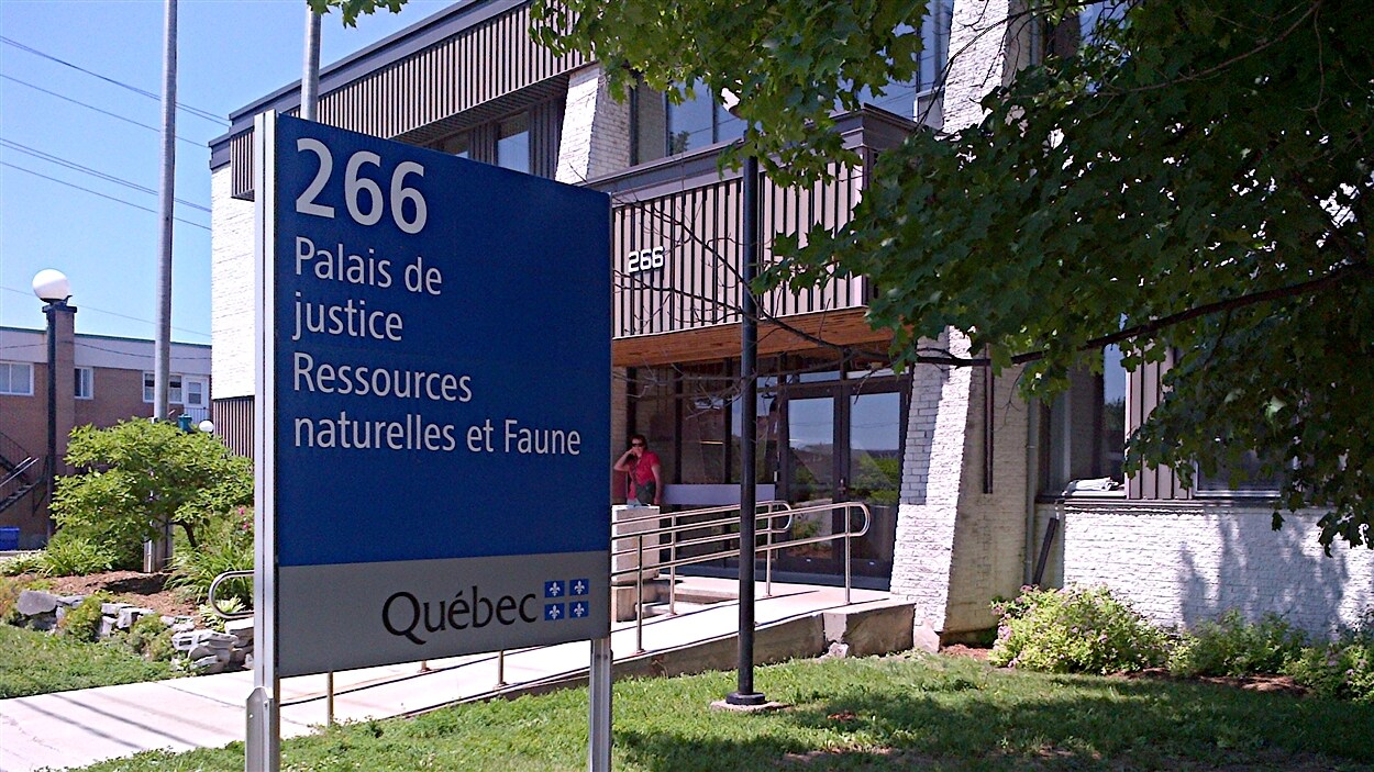 Le palais de justice de Maniwaki.