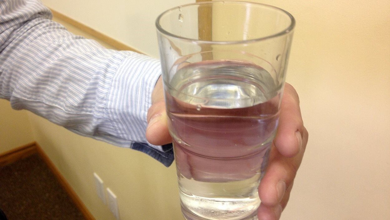 Un verre d'eau potable Un verre d'eau potable