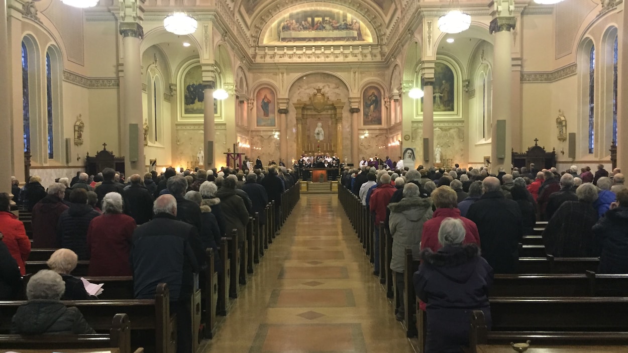 Une église Saint-Paul bondée pour célébrer sa réouverture | Radio-Canada.ca