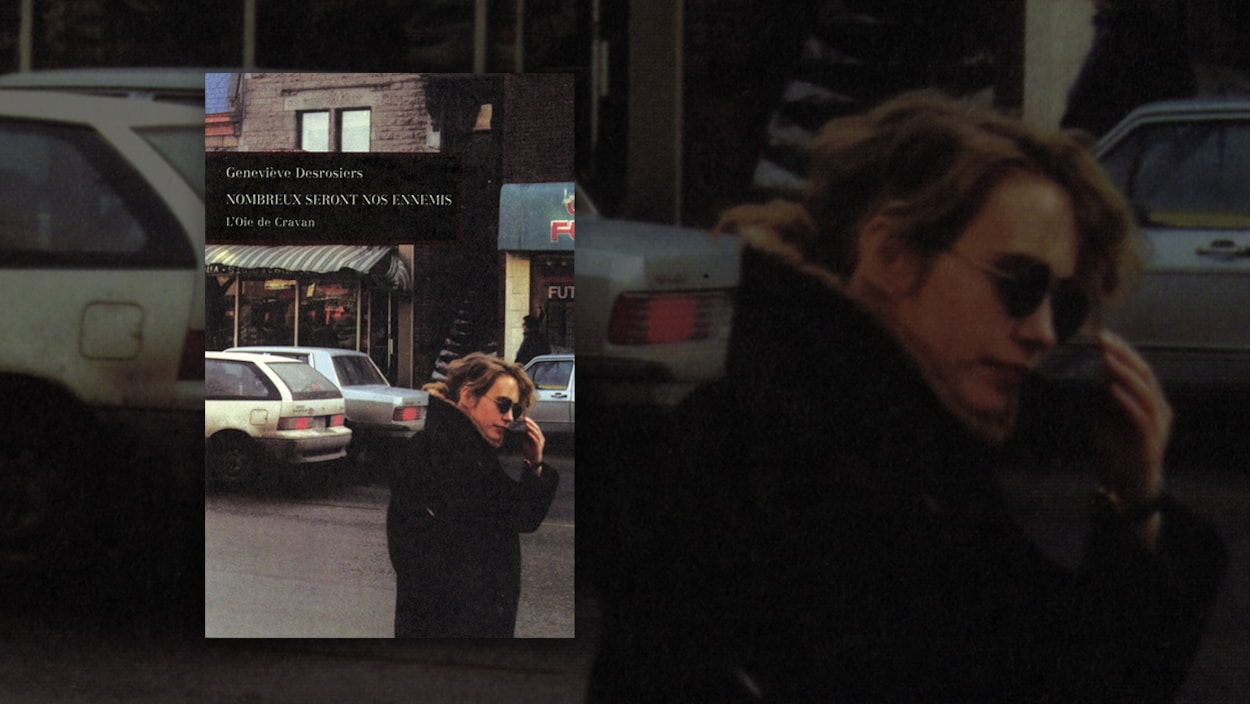 Une photo d'une femme qui porte des lunettes fumées.
