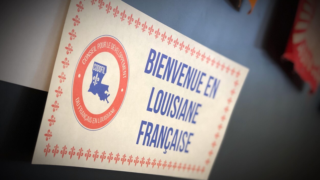 Une pancarte où l'on peut lire ''Bienvenue en Louisiane Française''.