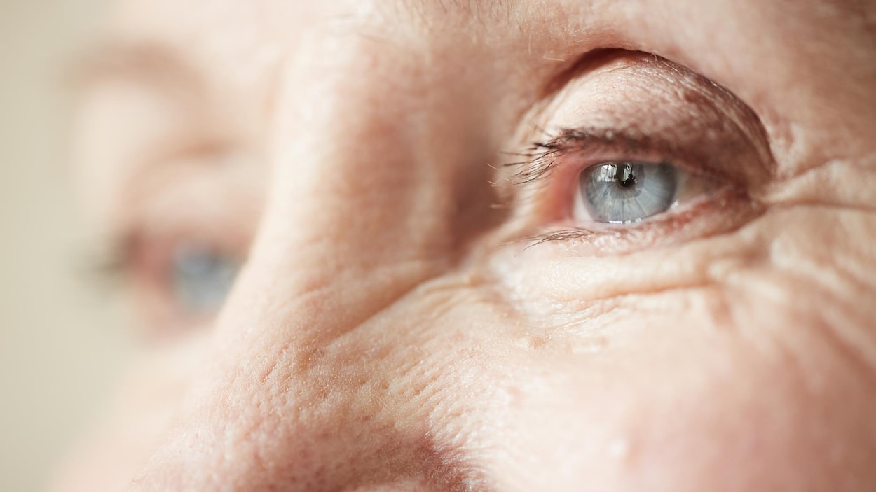 Le visage d'une aînée.