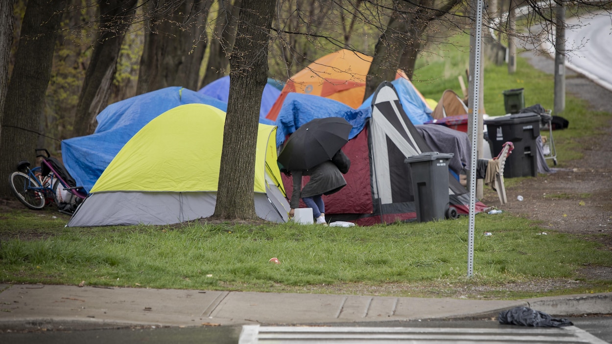 Des milliers de détenus finissent dans la rue en sortant de prison