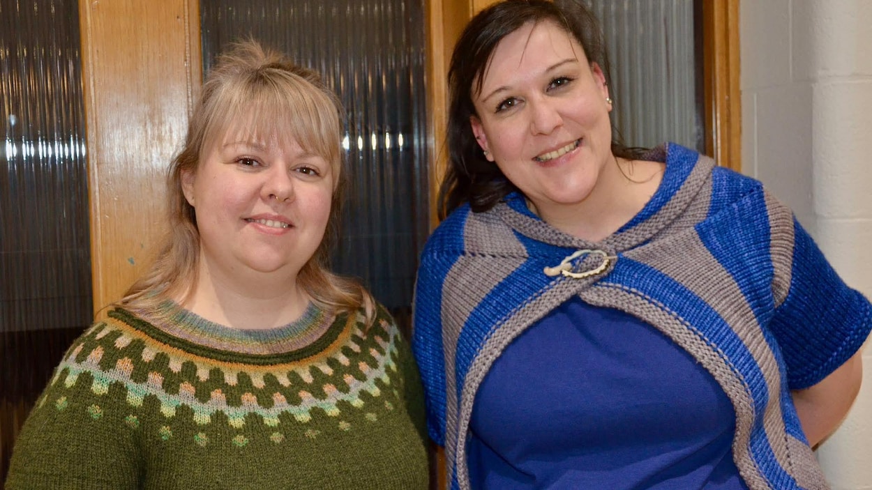 Deux nouvelles championnes québécoises de tricot et de crochet de vitesse