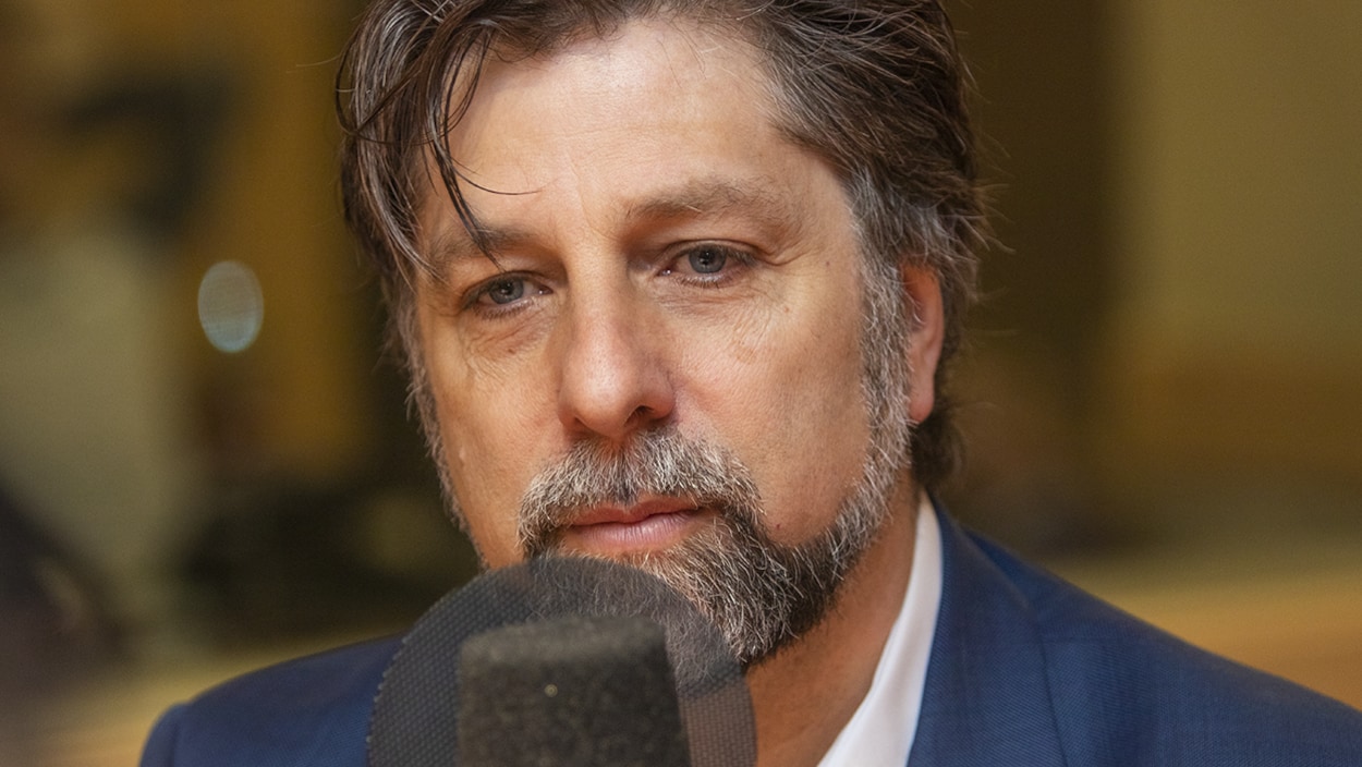 Luc Ferrandez au micro de Catherine Perrin.