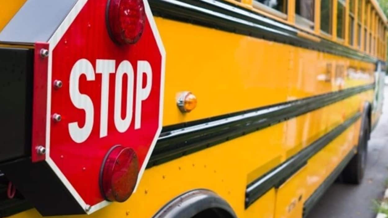 Les chauffeurs d'autobus scolaires verraient un assouplissement des règles.