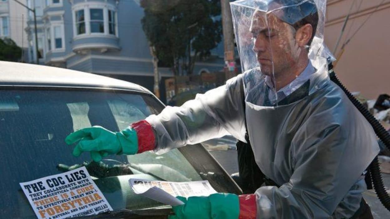 Scène du film Contagion mettant en vedette l'acteur Jude Law.