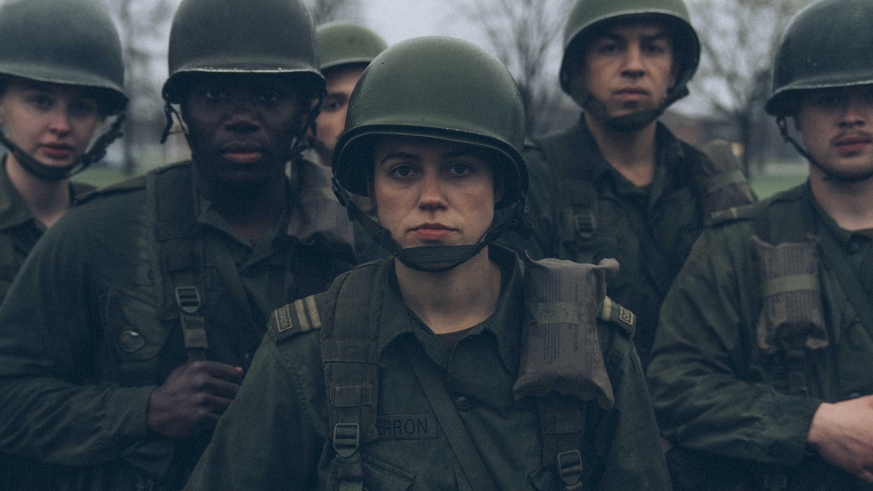 Une pionnière en uniforme : l’histoire de Sandra Perron dans Out Standing