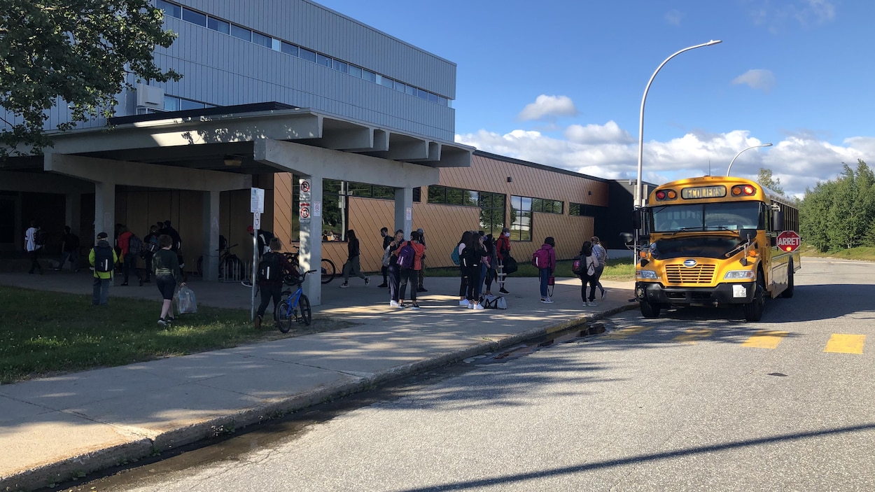 Quand la précarité gagne les cours d’école