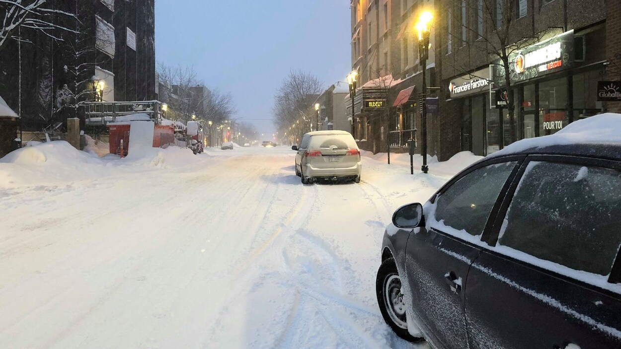 Le centre-ville de Rouyn-Noranda sous la neige.