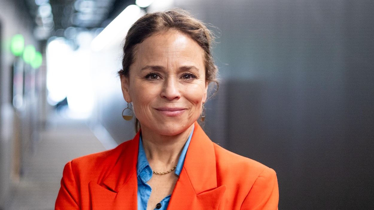 Suzanne Clément sera Pauline Julien dans le prochain film d’Anaïs Barbeau-Lavalette