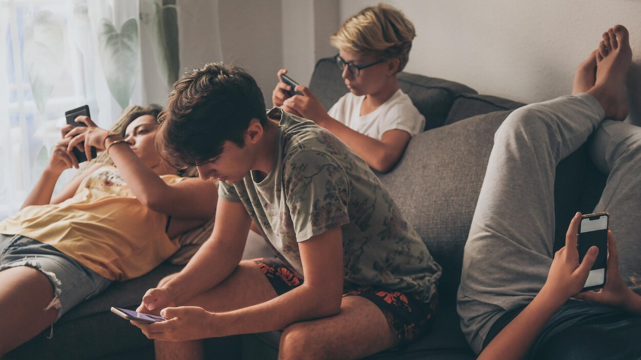 Les jeunes Québécois privilégient largement les contenus d’ailleurs, selon une étude