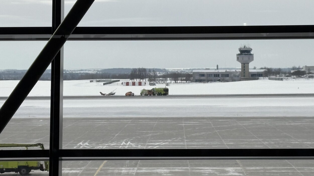 Un pilote d’avion sain et sauf après une sortie de piste à l’aéroport d’Ottawa
