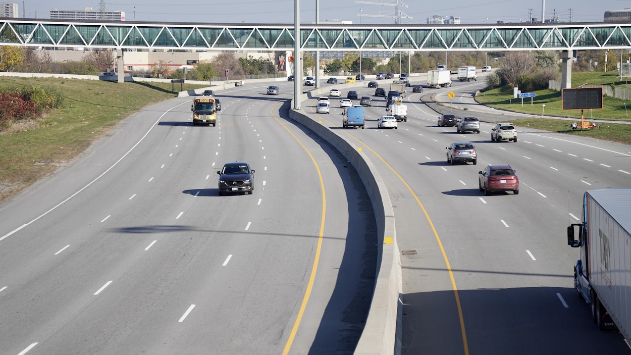 Congestion sur la 417 : une situation « inacceptable » selon Mark Sutcliffe