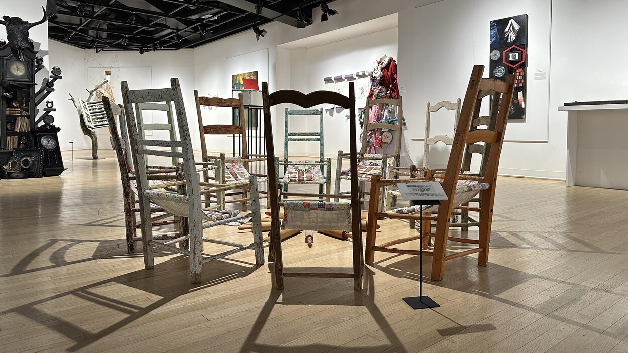 Une mystérieuse bibliothèque aux livres inusités à la galerie Montcalm