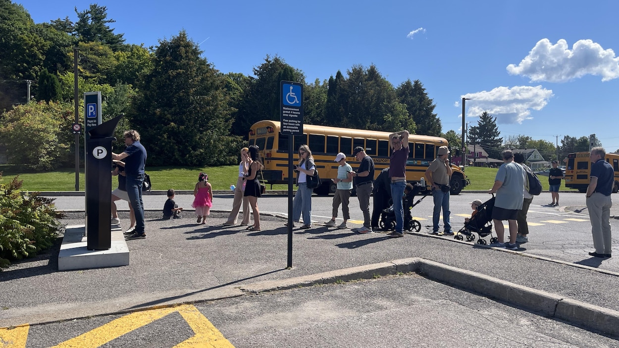 Des visiteurs surpris de payer leur stationnement dans le parc de la Gatineau