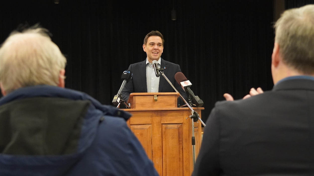 Charles Milliard, l’aspirant chef du PLQ, de passage au Bas-Saint-Laurent