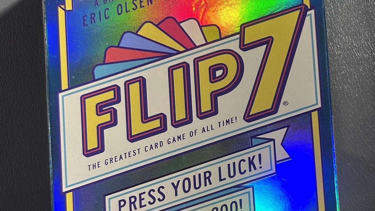 Flip7, le jeu tout désigné pour vos séjours au chalet ou vos sorties camping ?