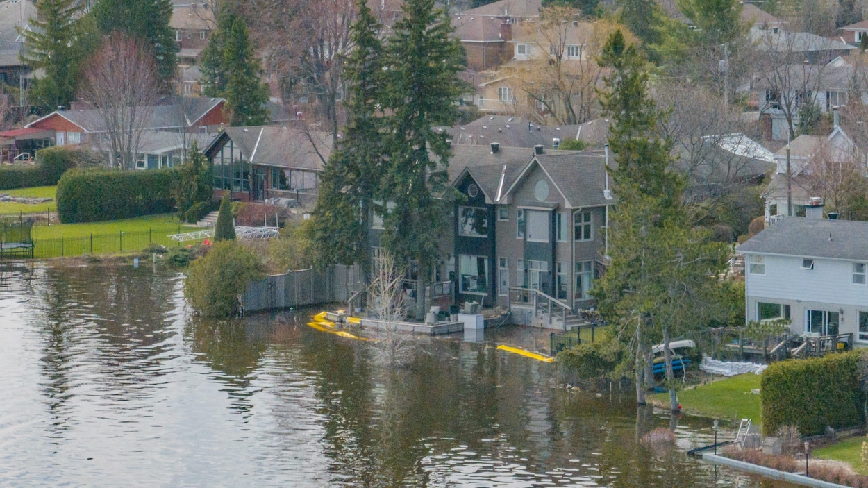 La crue printanière à Gatineau et Ottawa vue du ciel
