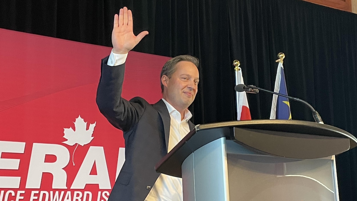 Dan Kutcher prend la tête du Parti libéral de l’Î.-P.-É.
